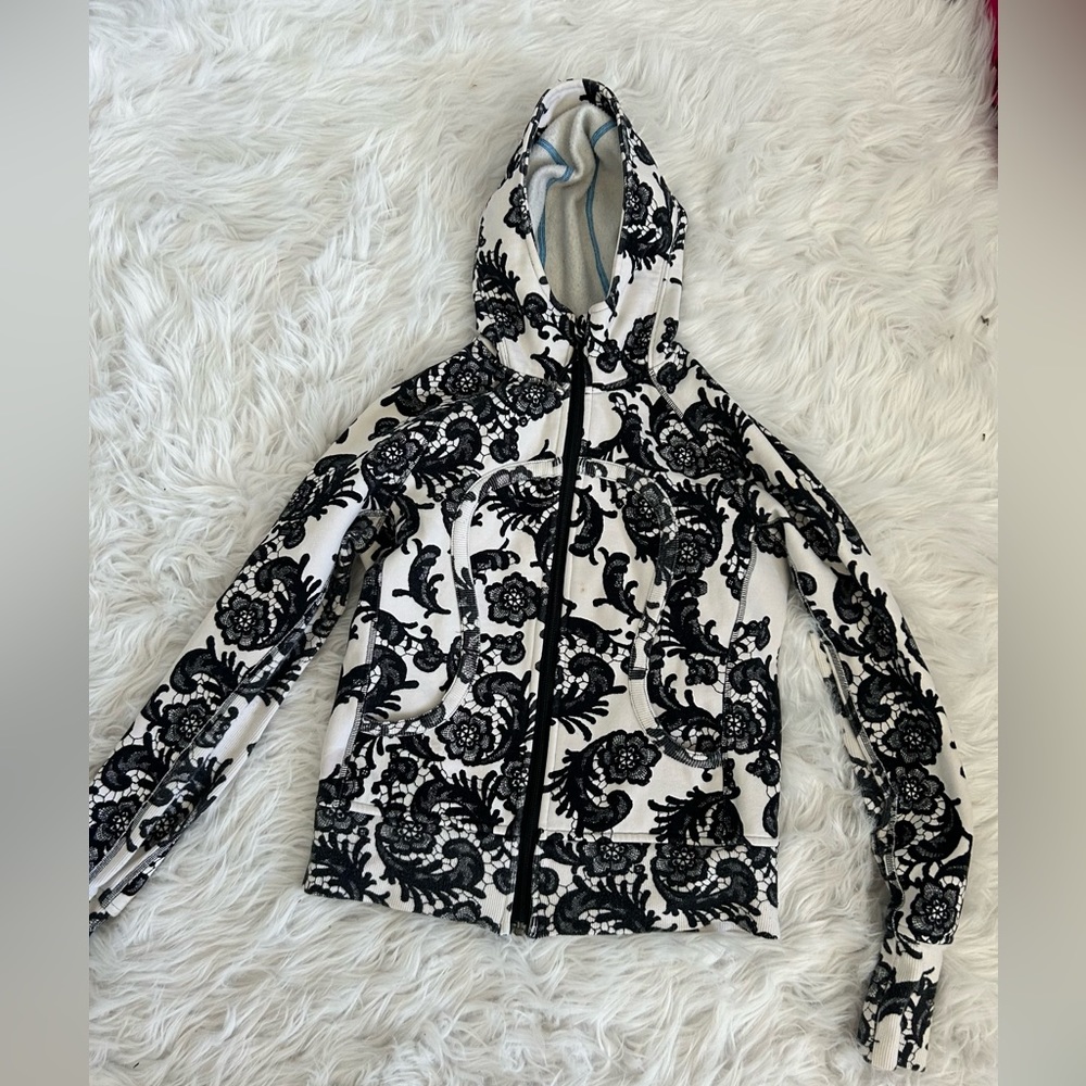 Lululemon scuba black and white floral